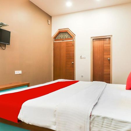 Oyo 26781 Hotel Raghupati Ayodhya Ngoại thất bức ảnh