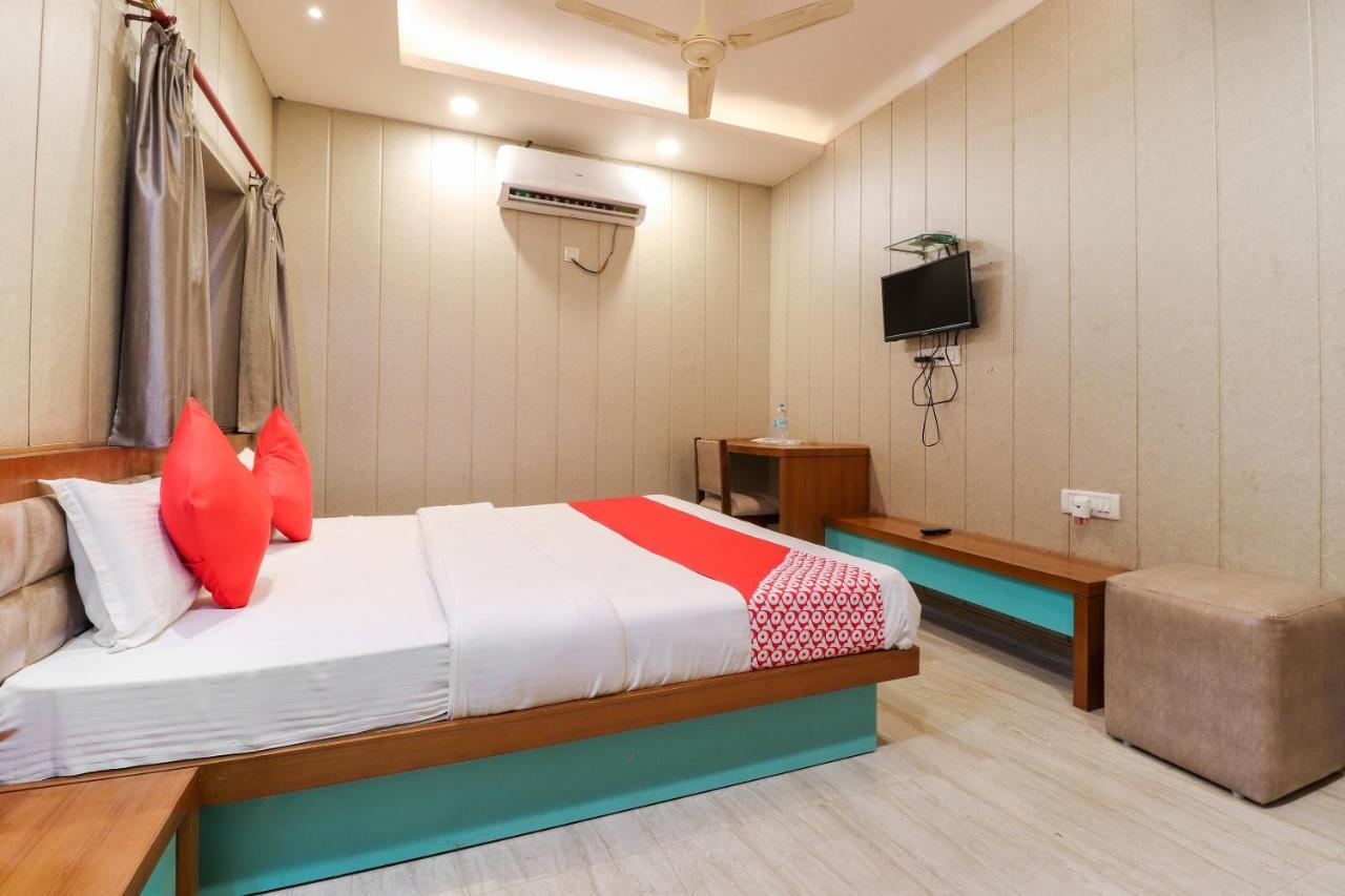 Oyo 26781 Hotel Raghupati Ayodhya Ngoại thất bức ảnh