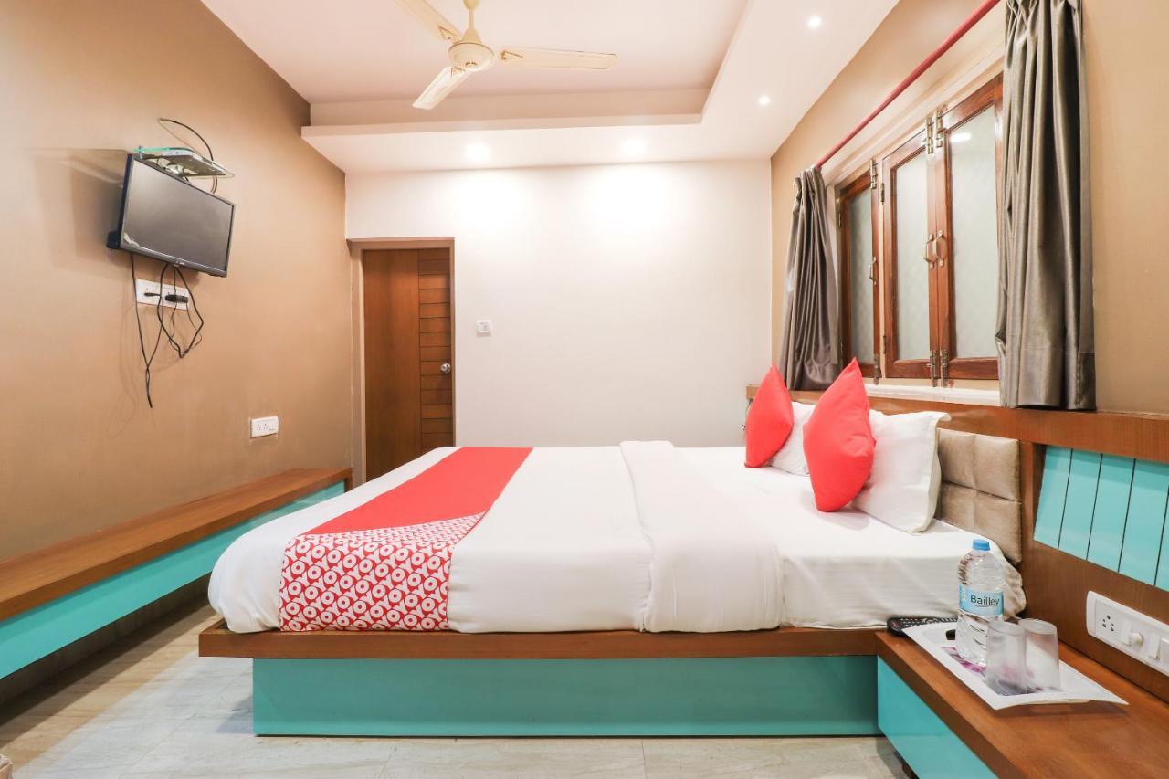 Oyo 26781 Hotel Raghupati Ayodhya Ngoại thất bức ảnh