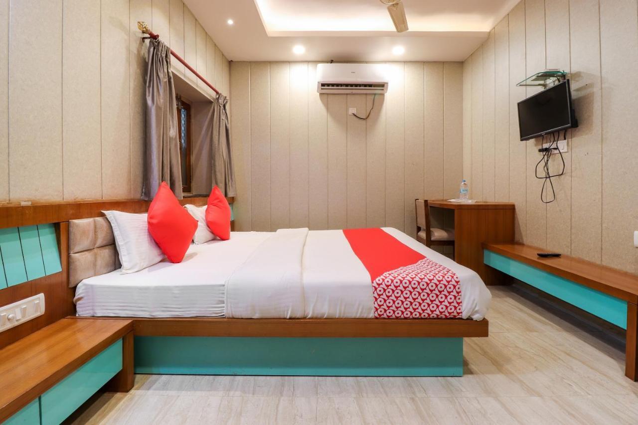 Oyo 26781 Hotel Raghupati Ayodhya Ngoại thất bức ảnh