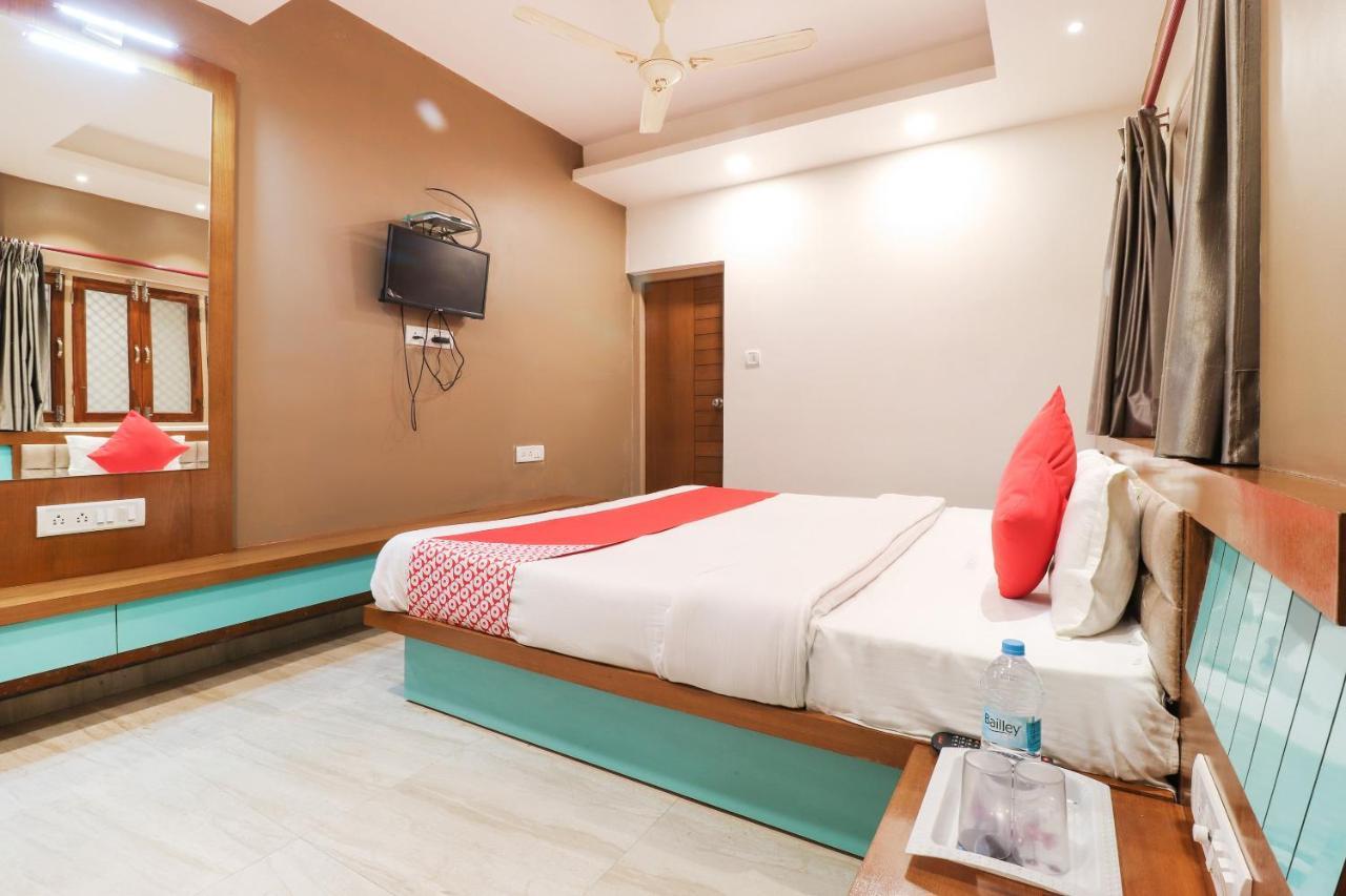 Oyo 26781 Hotel Raghupati Ayodhya Ngoại thất bức ảnh