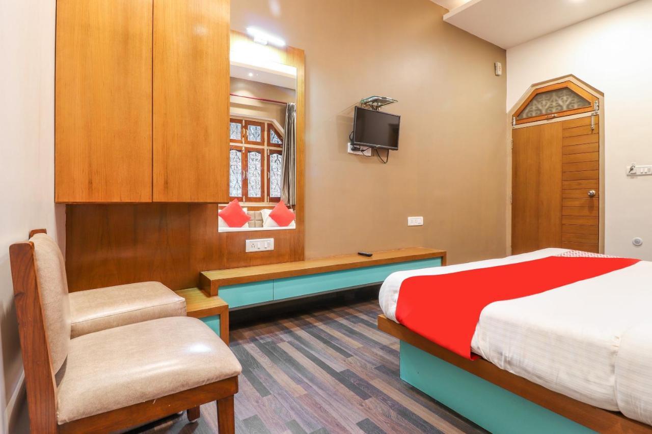 Oyo 26781 Hotel Raghupati Ayodhya Ngoại thất bức ảnh