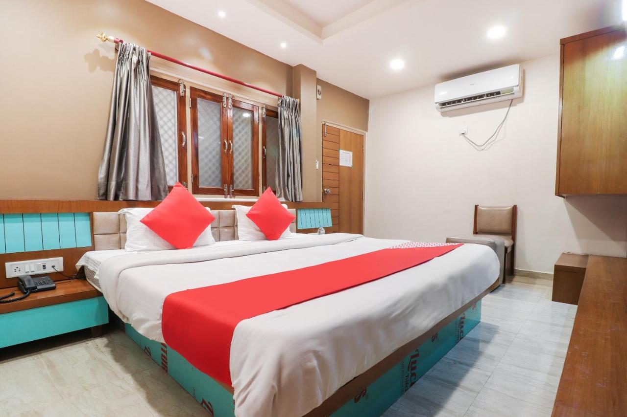 Oyo 26781 Hotel Raghupati Ayodhya Ngoại thất bức ảnh