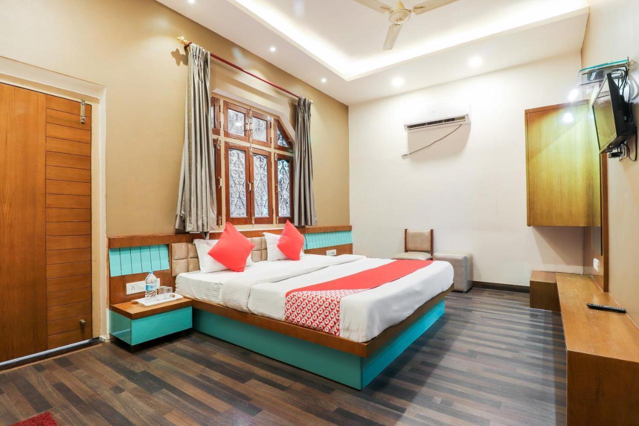 Oyo 26781 Hotel Raghupati Ayodhya Ngoại thất bức ảnh